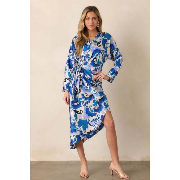 Red Dress These Moments Blue Floral Wrap Midi Dress Size MM / Blue - Picture 2 of 3